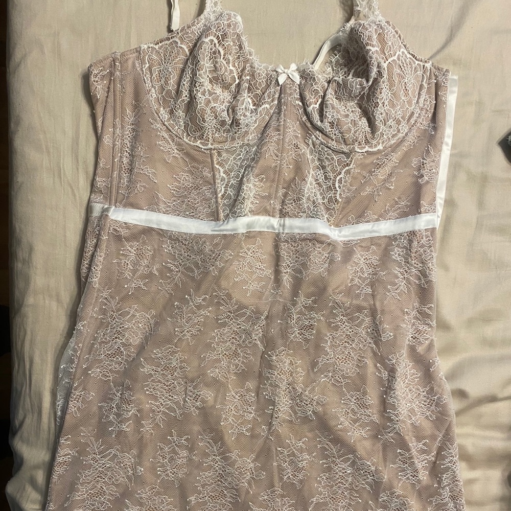 NWT Victoria’s Secret Embroidered lace babydoll
